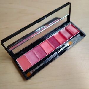 Avon 8 in 1 Lip Palette Pink Ribbons Rubans Roses